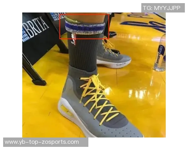 克莱女友晒拉布布穿球衣秀恩爱引发网友热议与羡慕 克莱女友晒拉布布穿球衣秀恩爱引发网友热议与羡慕