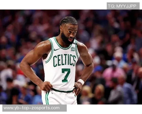 年度十大搞笑瞬间布朗发际线引发的笑料与班炮卡bug的尴尬时刻